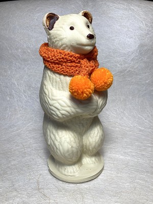 Teddybeer L met sjaal/Teddy L with scarf - witte chocolade - white chocolate.
